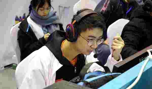 队防线的稳 队防线的稳