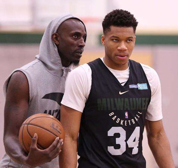 只能眼睁睁 只能眼睁睁